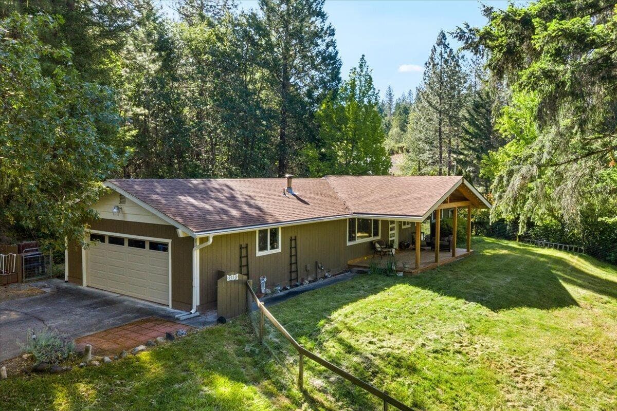 9158 Lower River