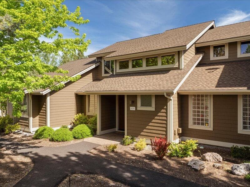 Photo of 1378 Highland View 1 of 98