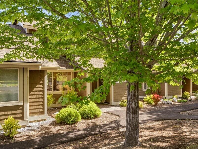 Photo of 1378 Highland View 2 of 98
