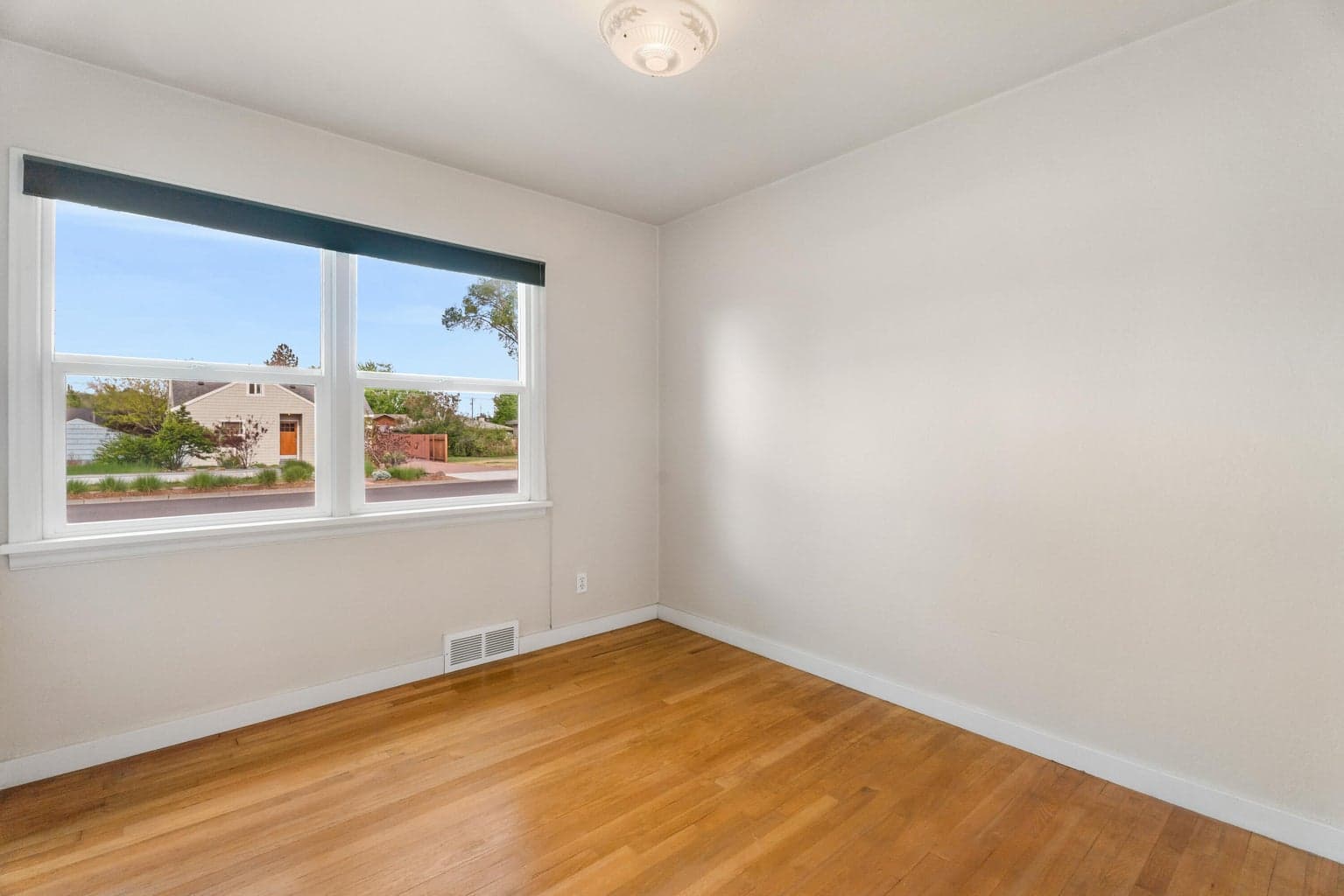 Photo of 946 SW 13th Street 31 of 48
