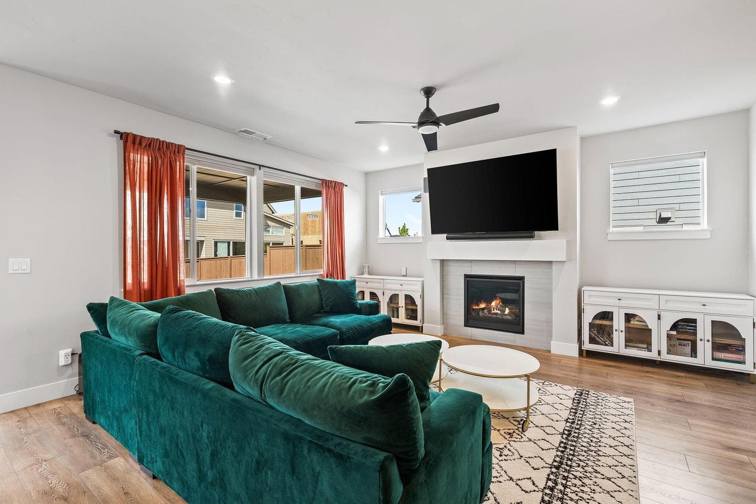 Photo of 3010 NE Nipper Drive 8 of 54