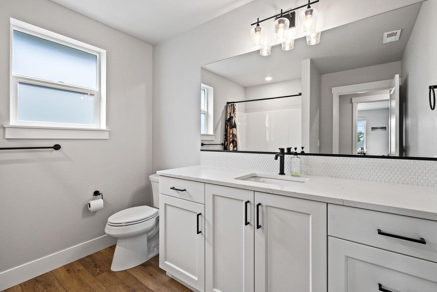 Photo of 3010 NE Nipper Drive 24 of 54