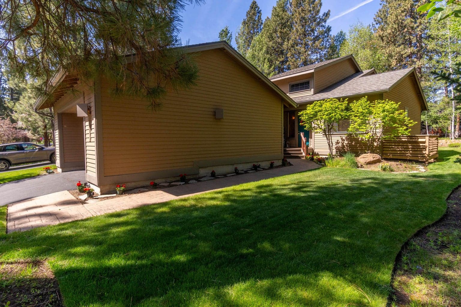 Photo of 60555 Elkai Woods Drive 6 of 31