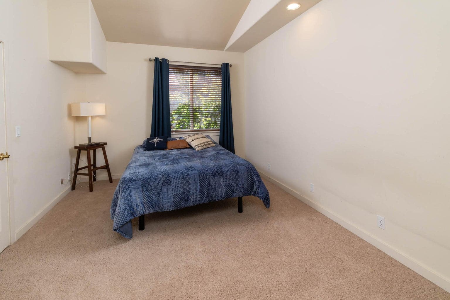 Photo of 60555 Elkai Woods Drive 16 of 31