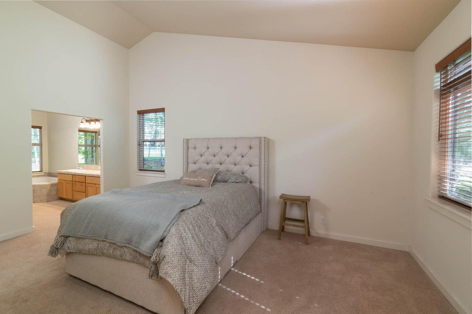 Photo of 60555 Elkai Woods Drive 14 of 31