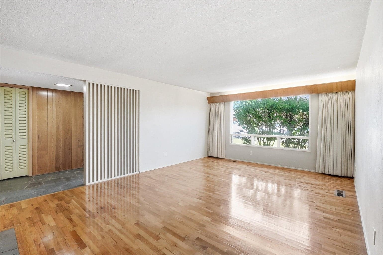 Photo of 316 Stanley 5 of 28