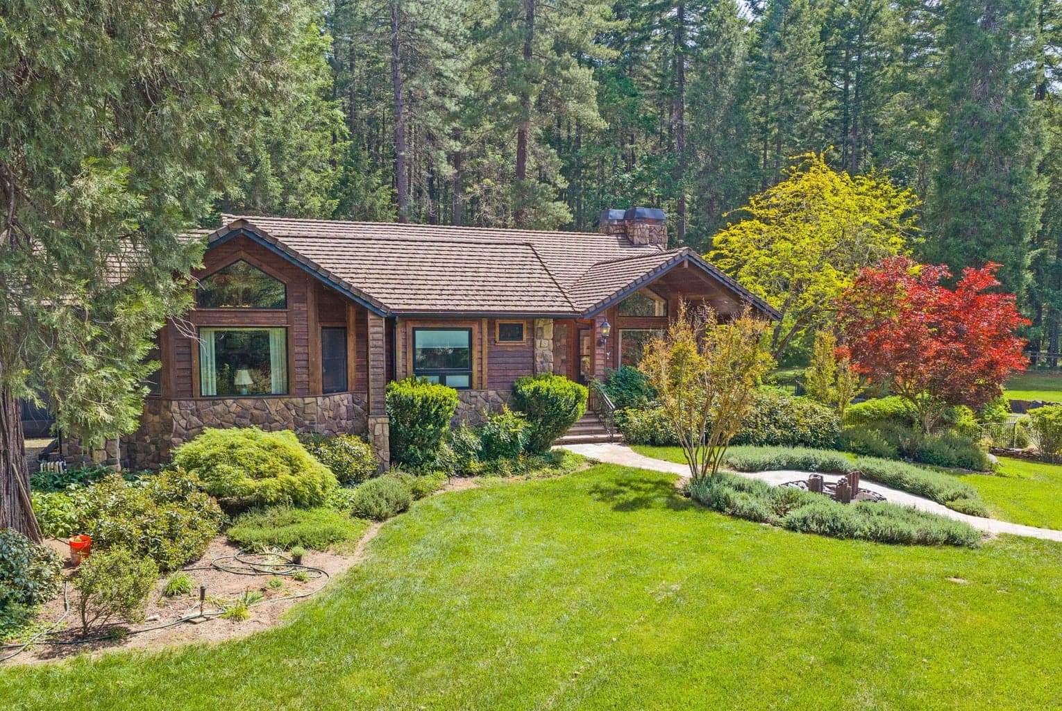 Photo of 985 Elliott Creek 5 of 98