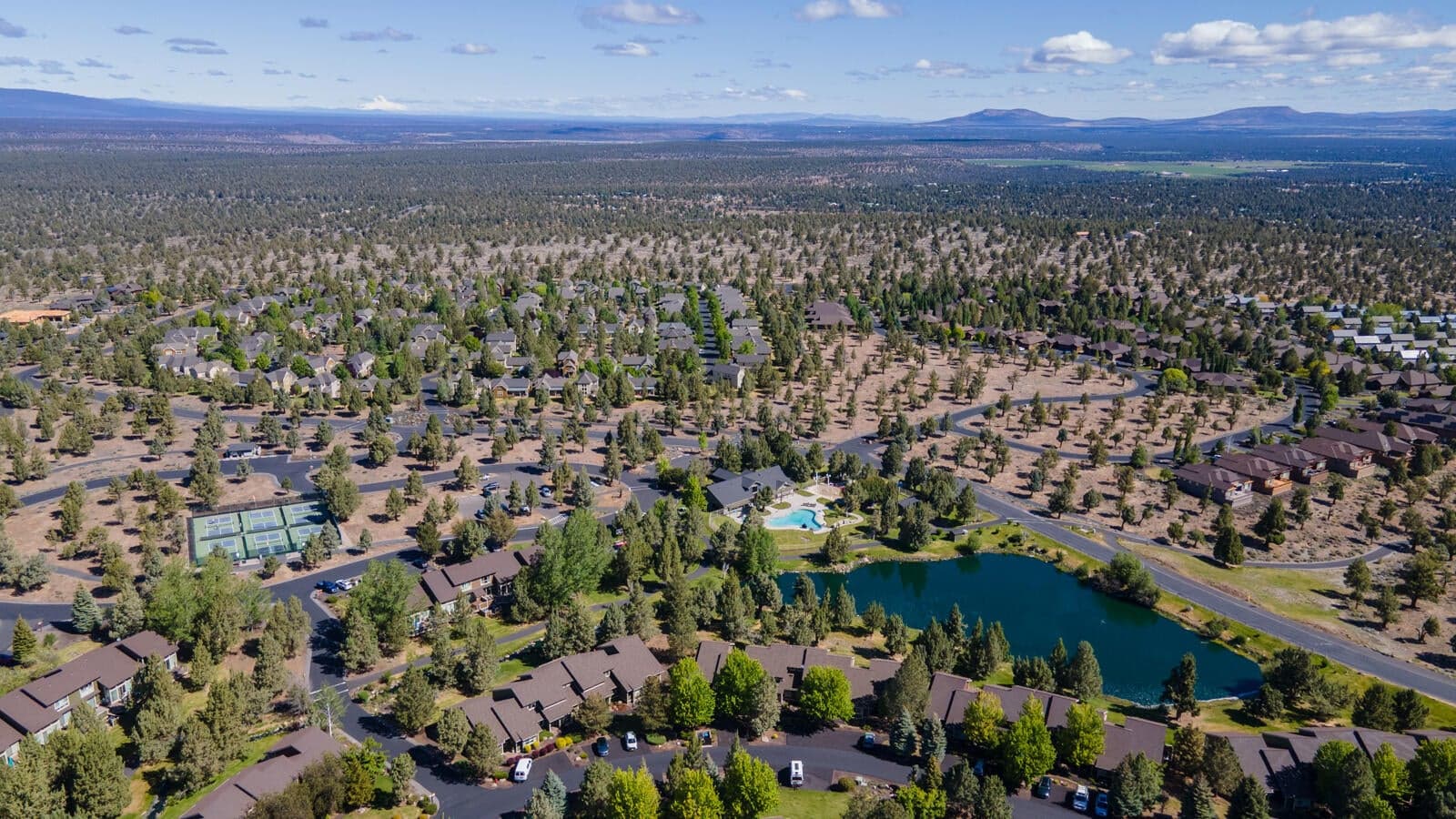 Bird's Eye view of Lakeside Sports Center