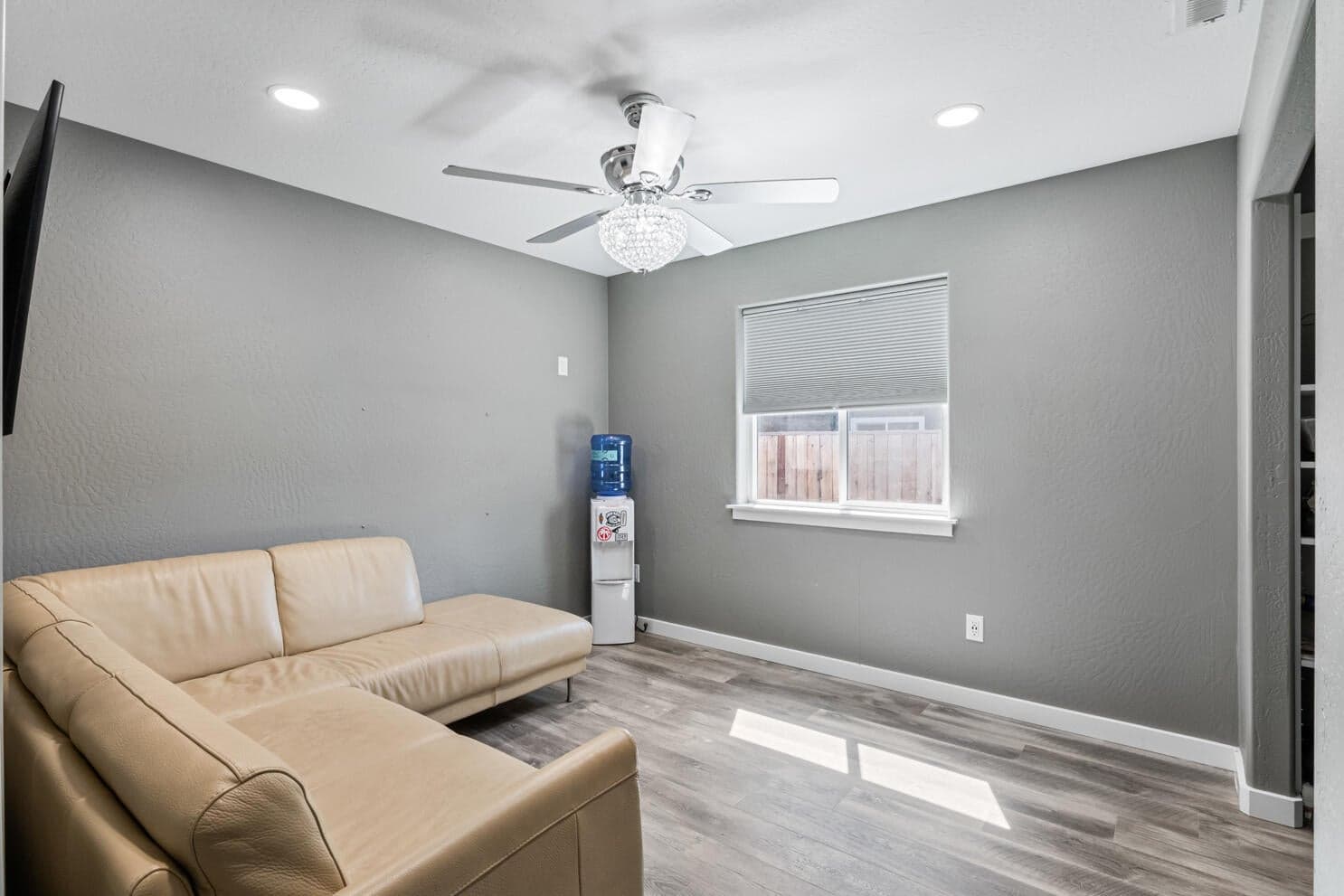 Photo of 786 Pittview 5 of 26
