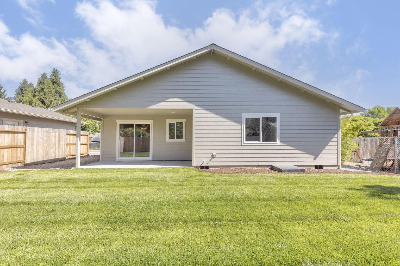 Photo of 1037 Briannas 3 of 22