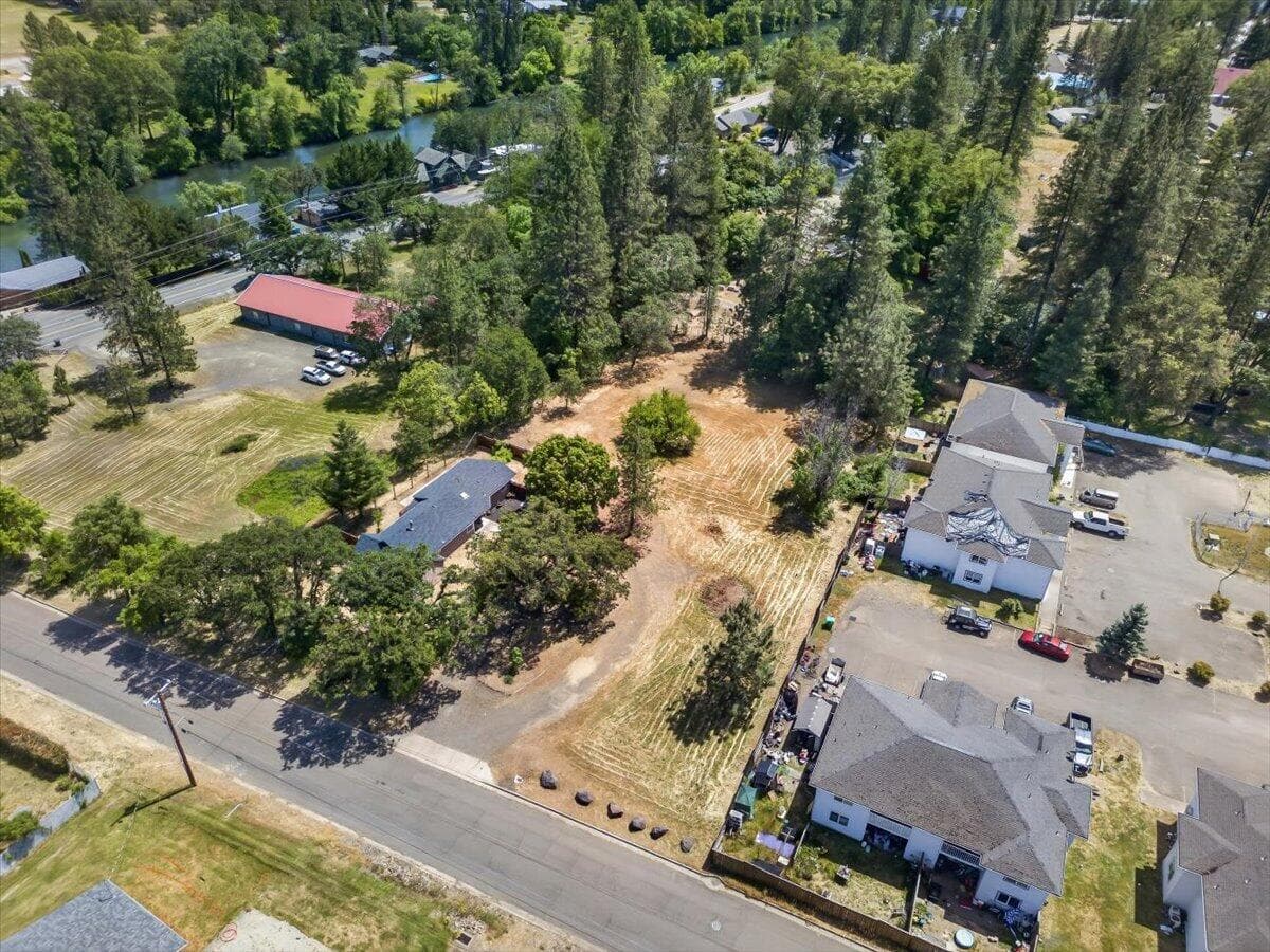 Photo of 125 Hudspeth Lane 4 of 33