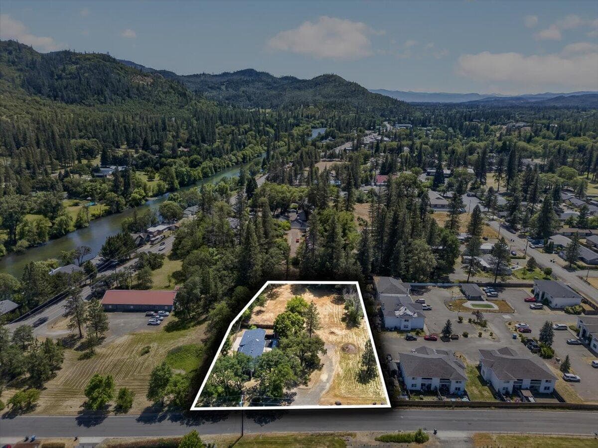 Photo of 125 Hudspeth Lane 3 of 33