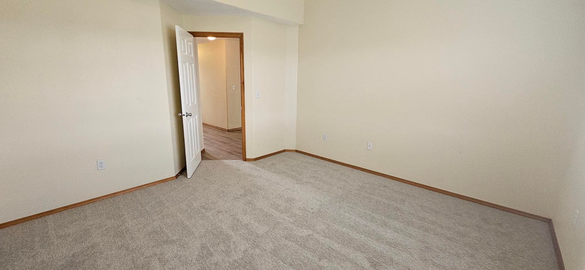 Photo of 578 NE Marigold Street 6 of 12