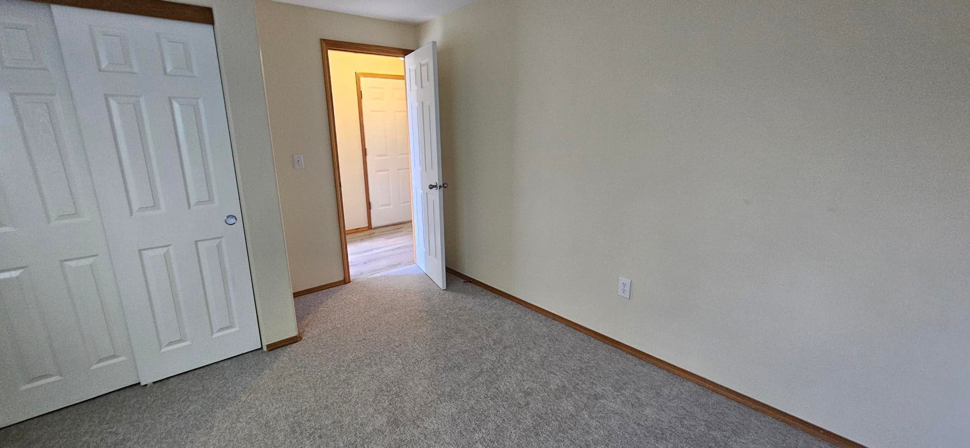 Photo of 578 NE Marigold Street 8 of 12