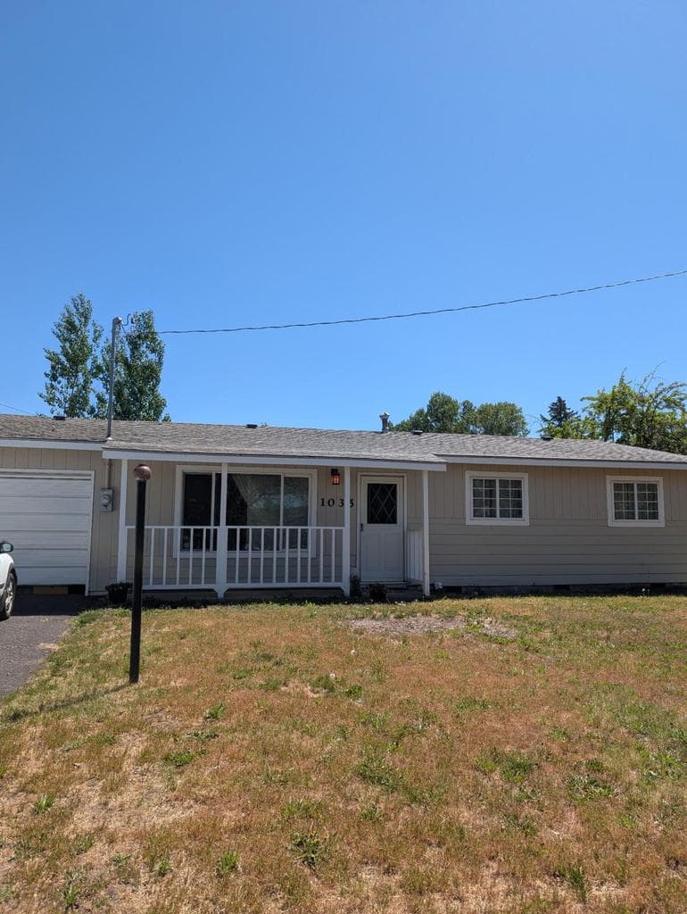 Photo of 1035 Applewood 2 of 29