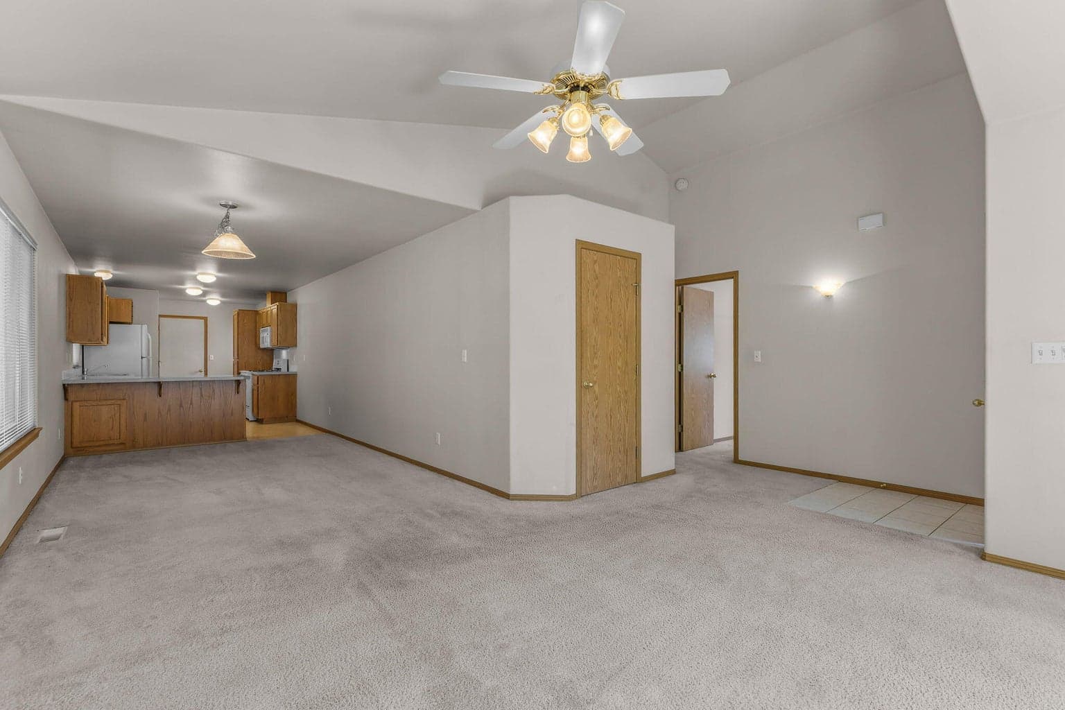 Photo of 1608 NW Elgin Avenue 6 of 22