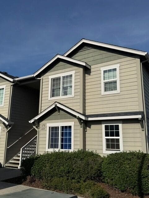 Photo of 668 Midway 3 of 4
