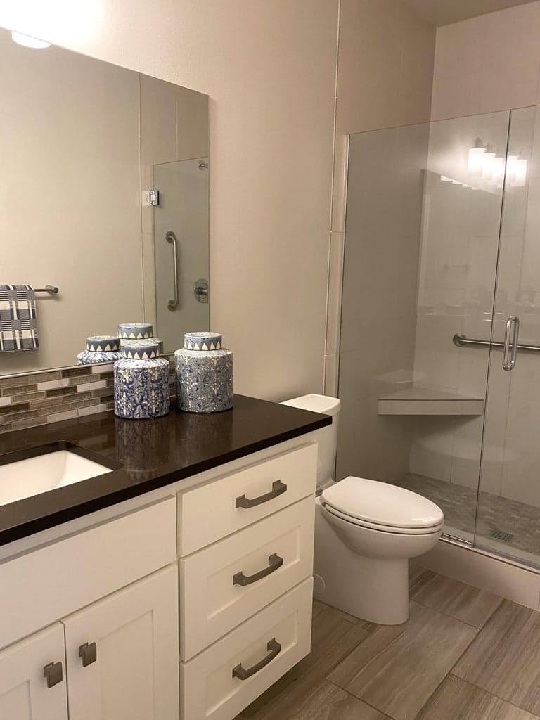 En Suite bath 1
