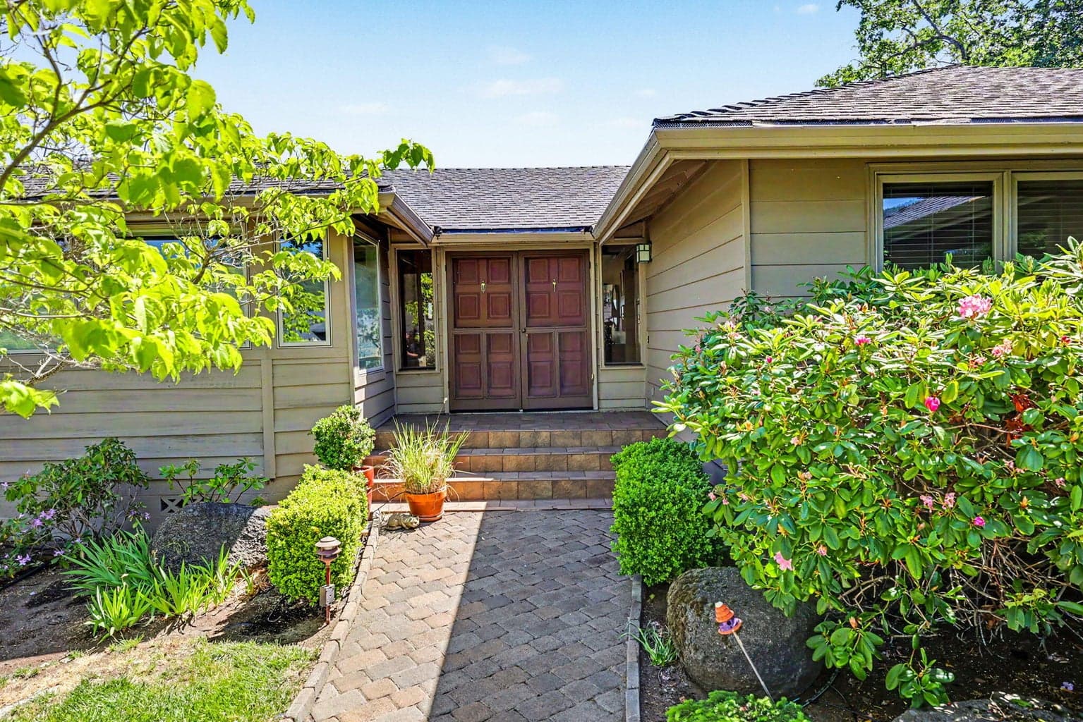 Photo of 290 Skycrest 3 of 53