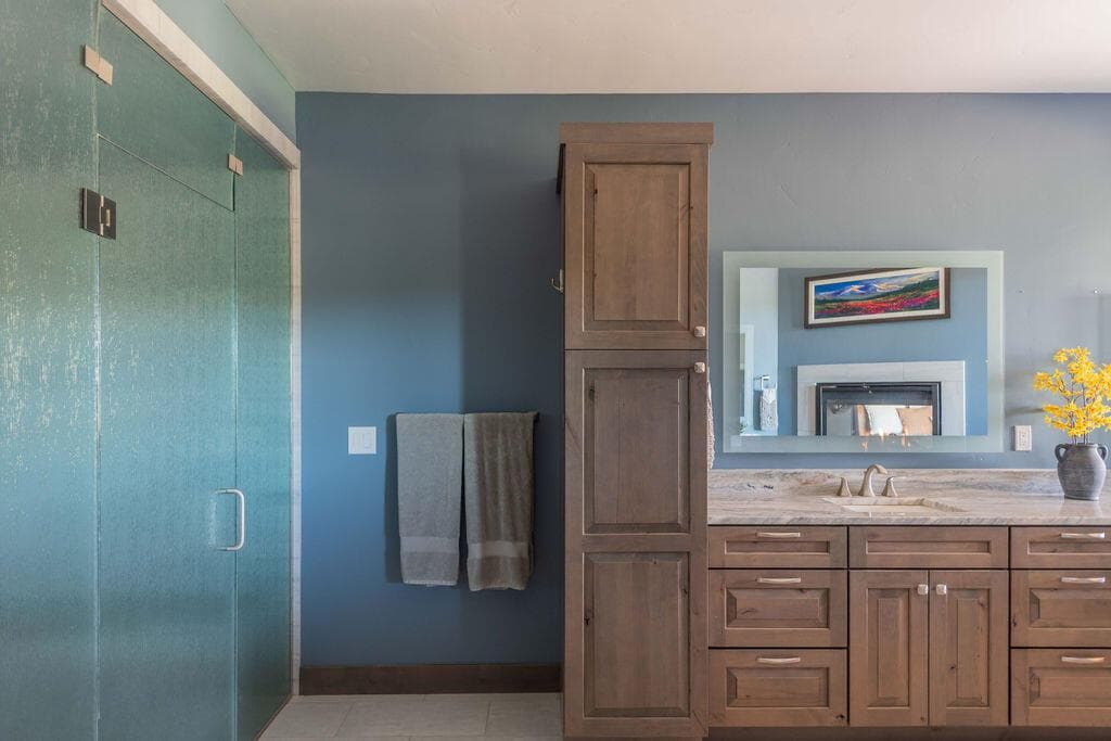 Photo of 61465 White Peaks Court 76 of 130