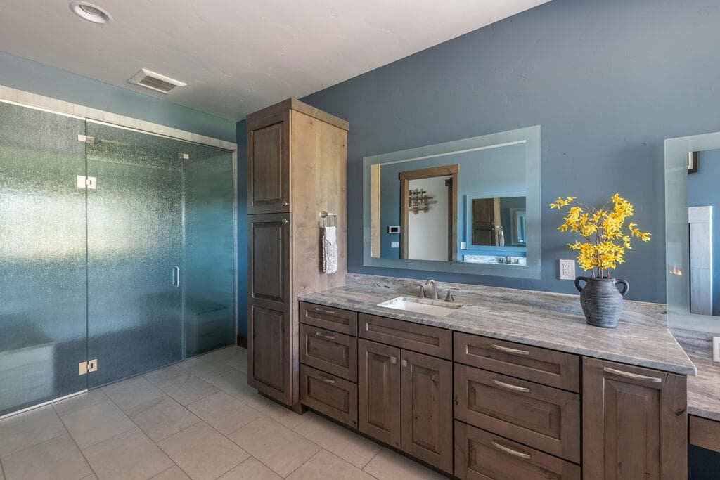 Photo of 61465 White Peaks Court 81 of 130
