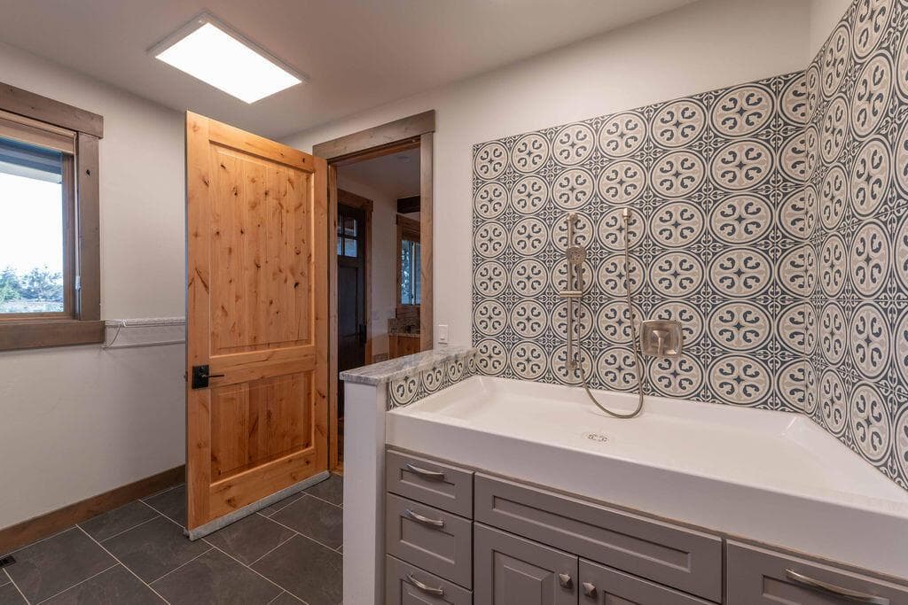 Photo of 61465 White Peaks Court 121 of 130