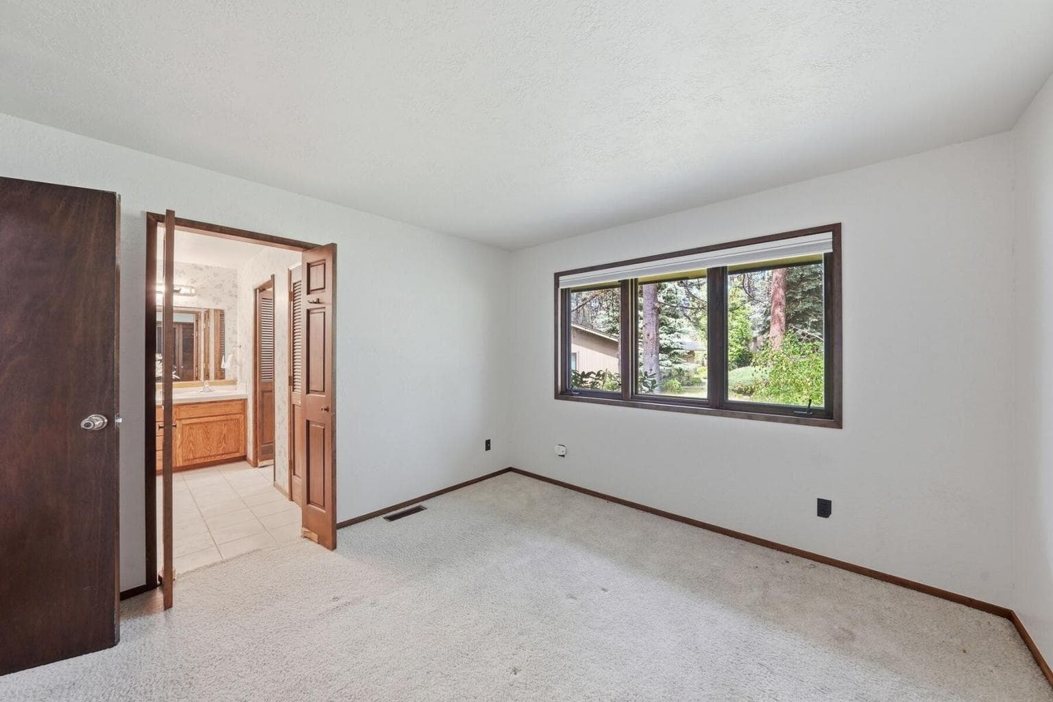 Photo of 17735 Squirrel Lane 34 of 51