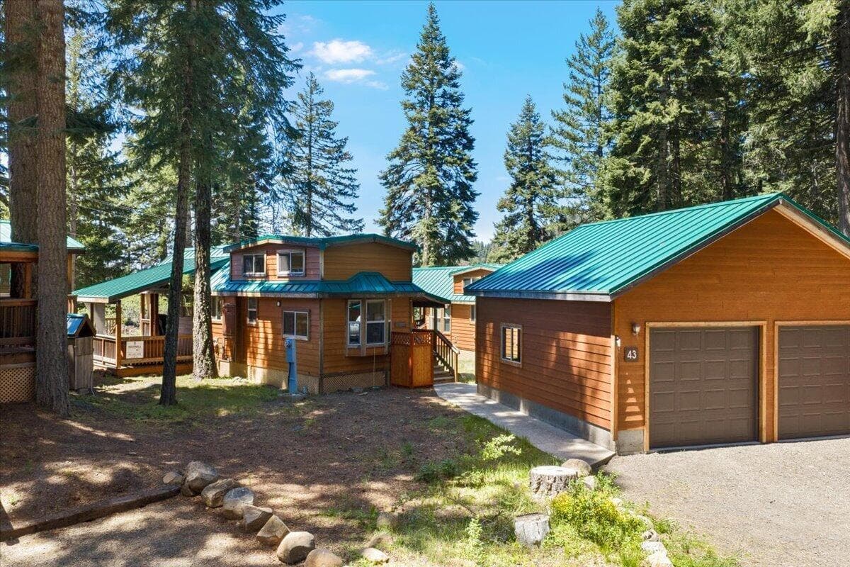 Photo of 7979 Hyatt Prairie 3 of 35