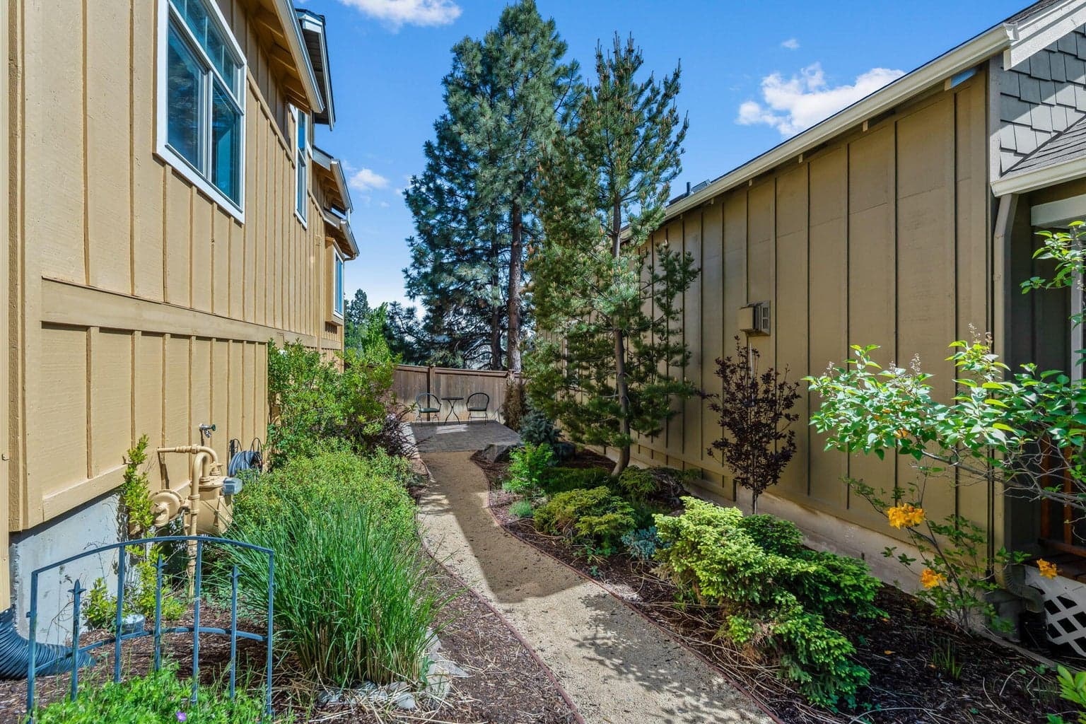 Photo of 1940 NW Monterey Pines Drive 22 of 30