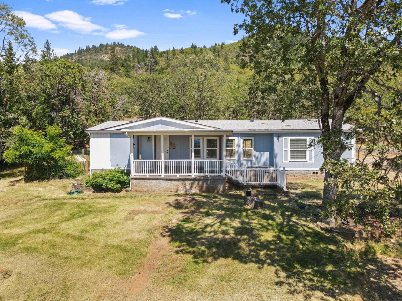 Photo of 235 Dearing 2 of 33