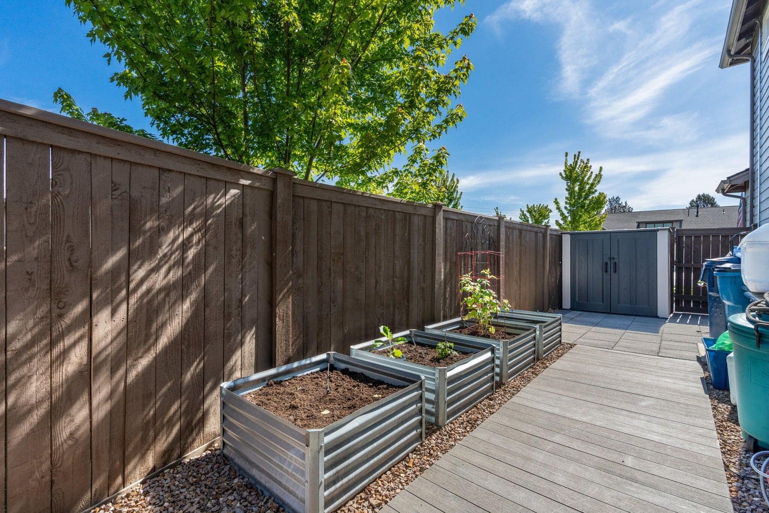 Garden spaces & outdoor living designed for Central Oregon evenings.