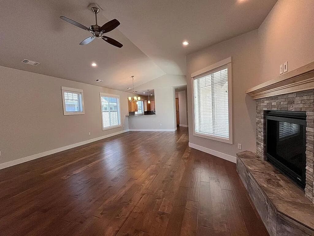 Photo of 3752 Sunleaf 5 of 23