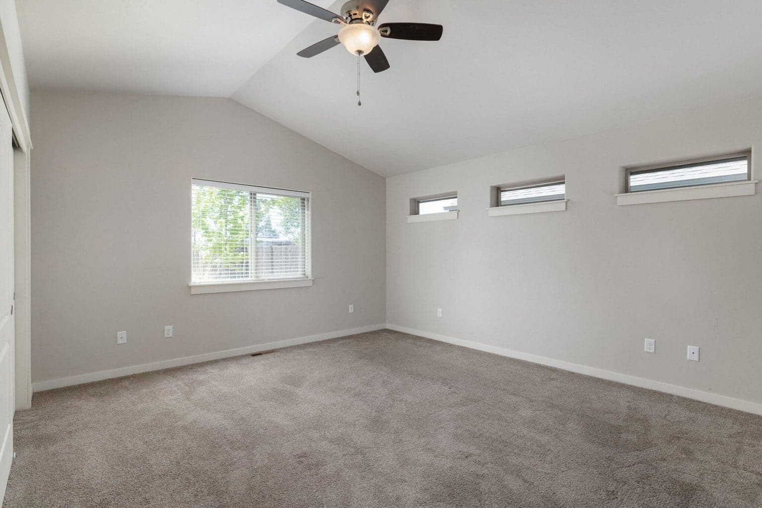 Photo of 21189 Capella 17 of 30