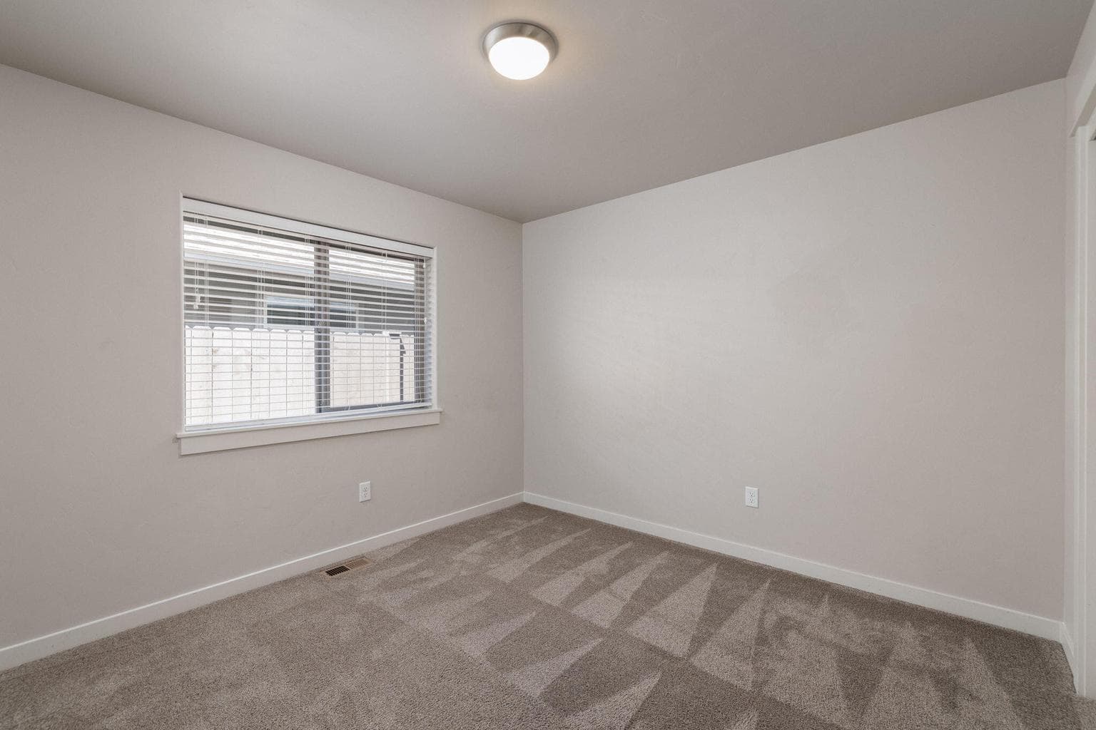 Photo of 21189 Capella 23 of 30