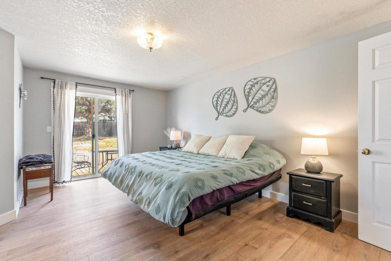Photo of 1315 NE Mountain Ash Road 11 of 31