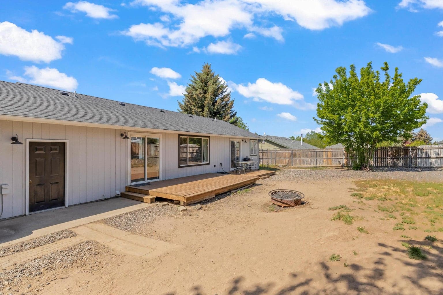 Photo of 1315 NE Mountain Ash Road 21 of 31