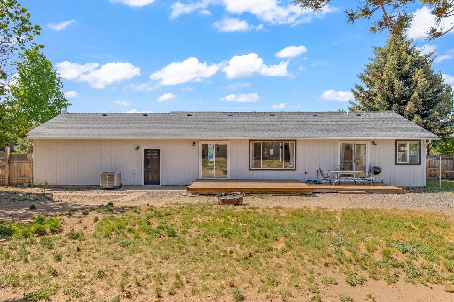 Photo of 1315 NE Mountain Ash Road 22 of 31