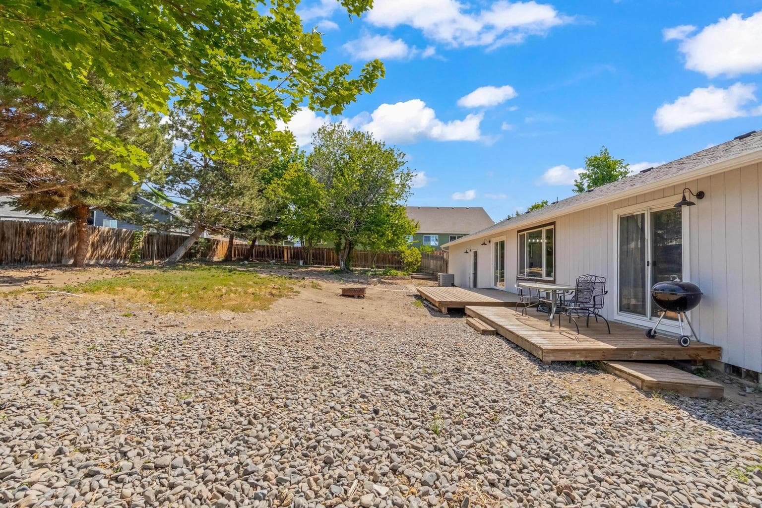 Photo of 1315 NE Mountain Ash Road 23 of 31