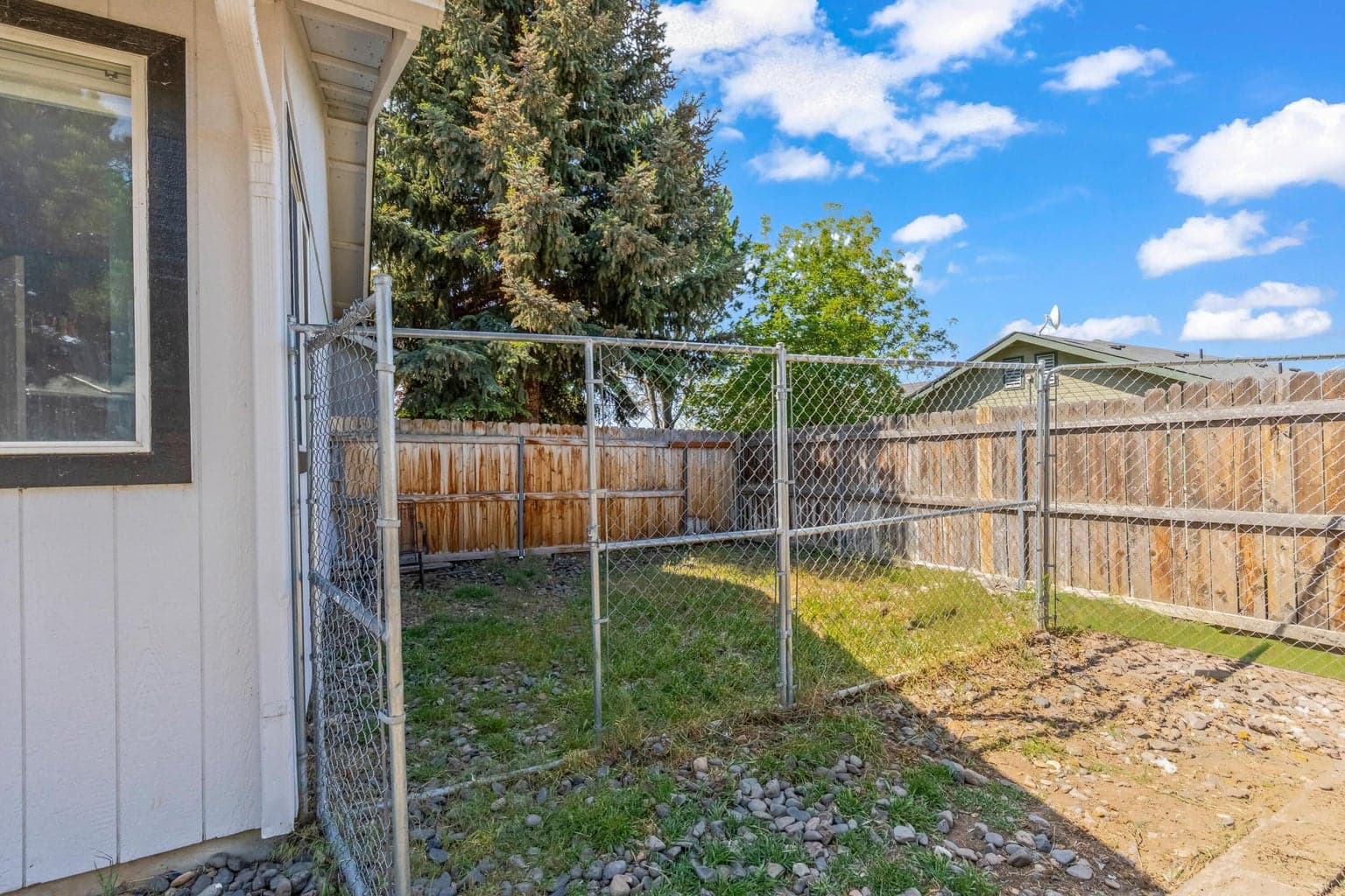 Photo of 1315 NE Mountain Ash Road 24 of 31