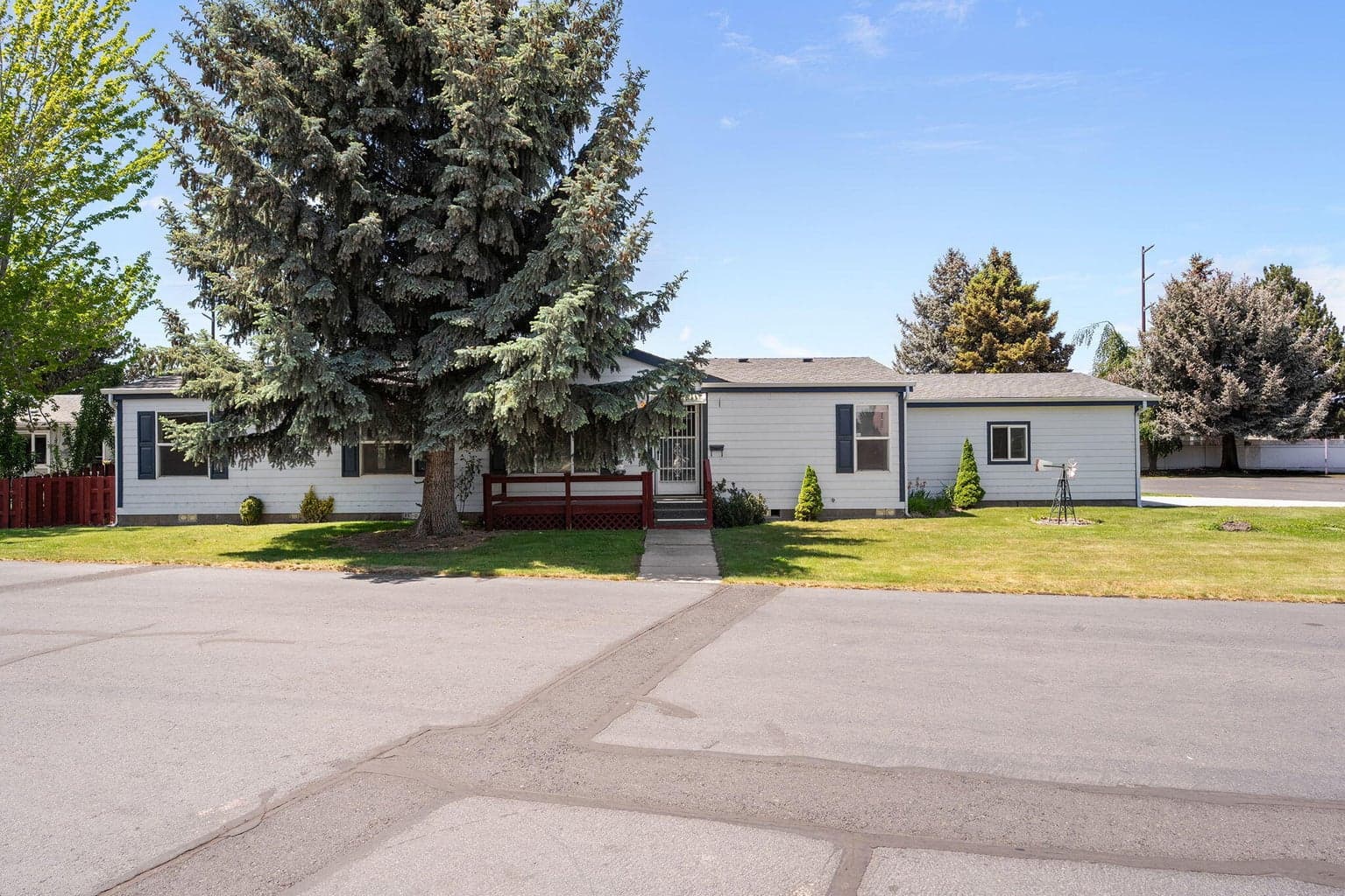 Photo of 1815 6th 1 of 26
