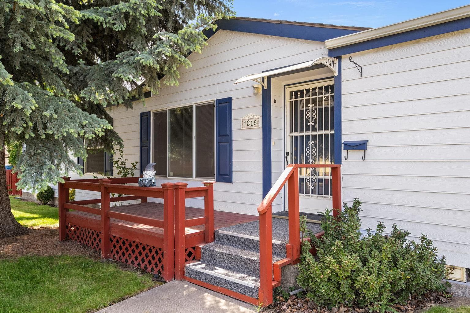 Photo of 1815 6th 3 of 26