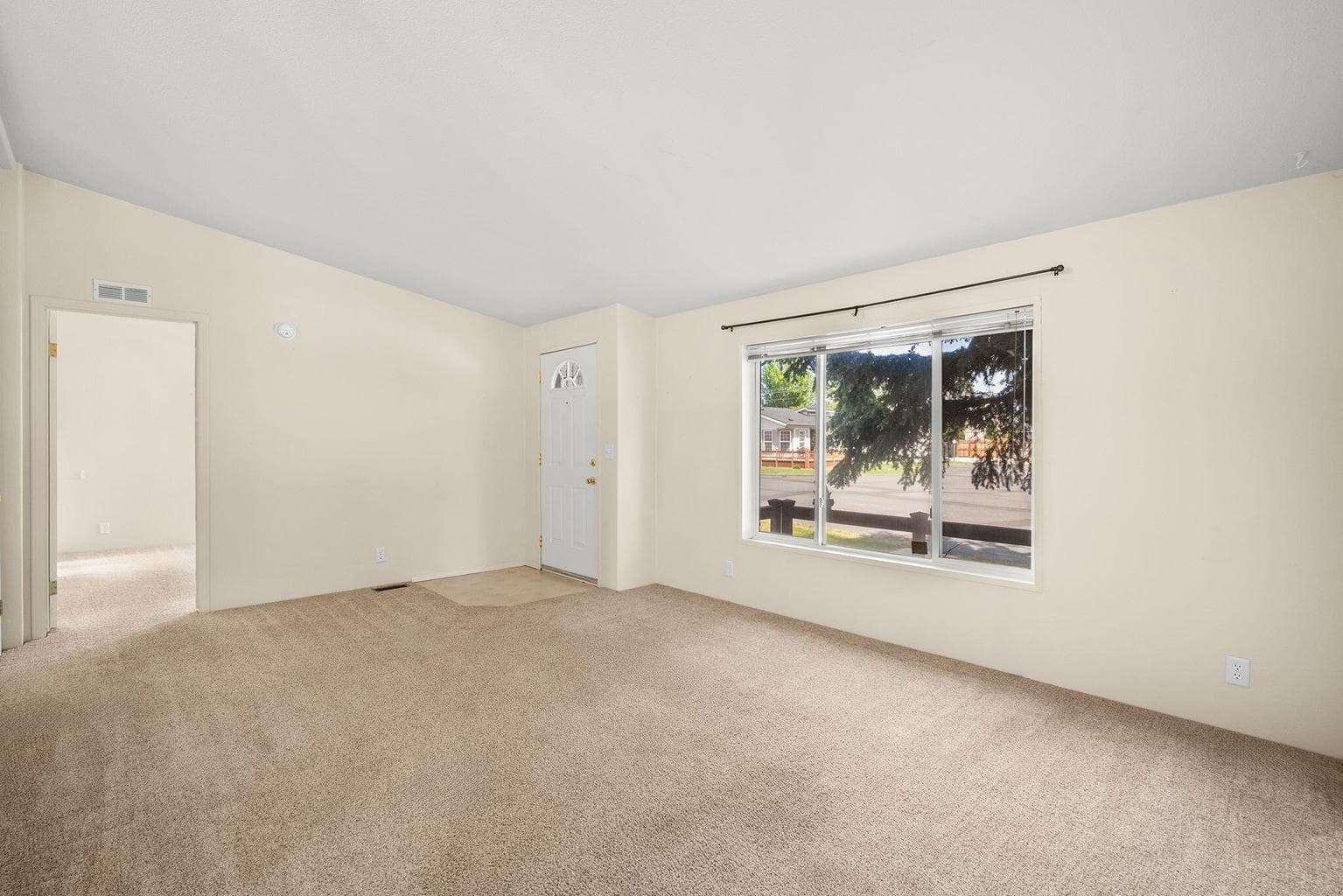 Photo of 1815 NE 6th Street 8 of 26