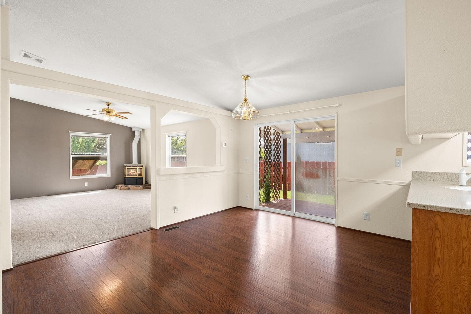 Photo of 1815 NE 6th Street 9 of 26