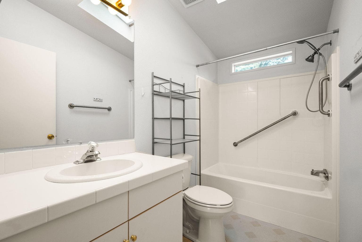 Photo of 1815 NE 6th Street 23 of 26