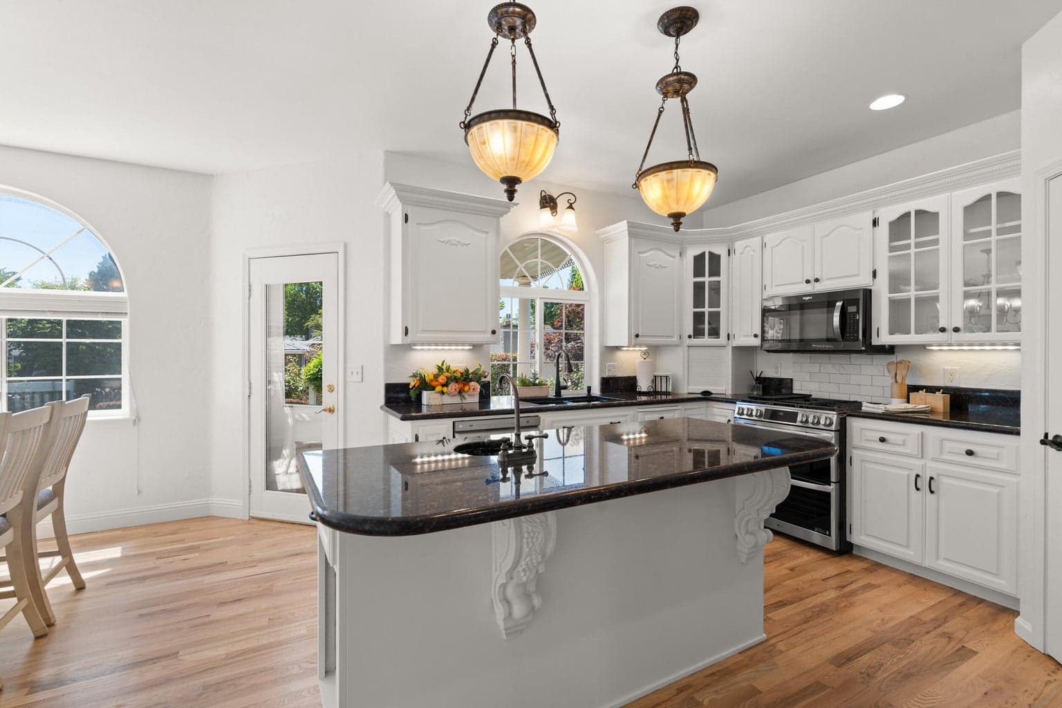Photo of 2768 Kerrisdale Ridge 4 of 39