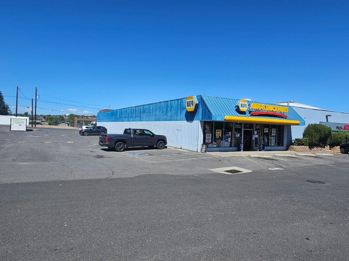 Photo of 646 Palmain 2 of 8