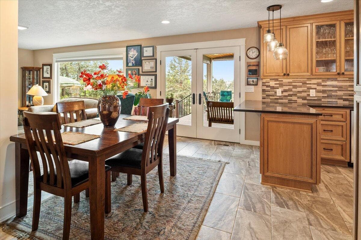 Photo of 1725 SW Parkway Drive 12 of 63