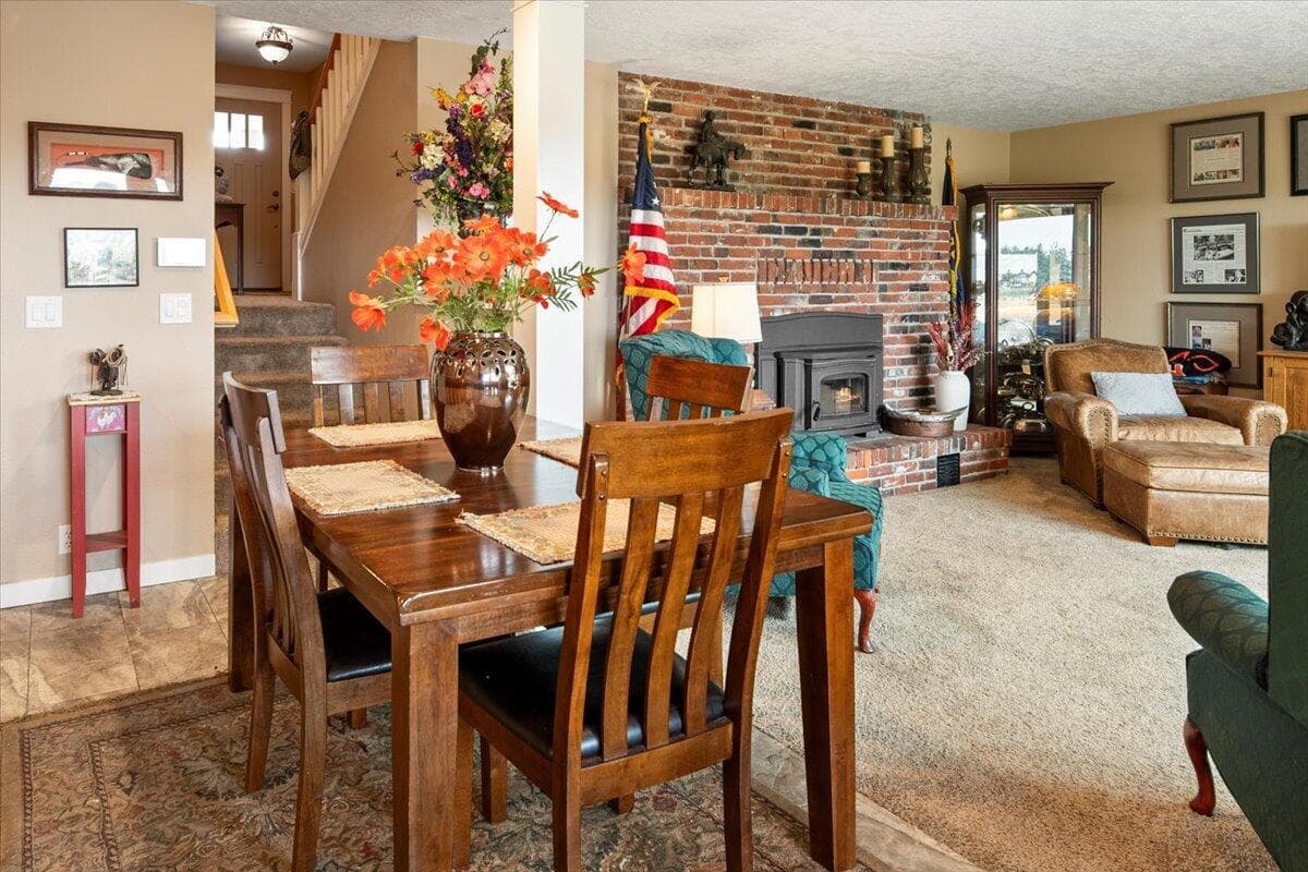 Photo of 1725 SW Parkway Drive 13 of 63