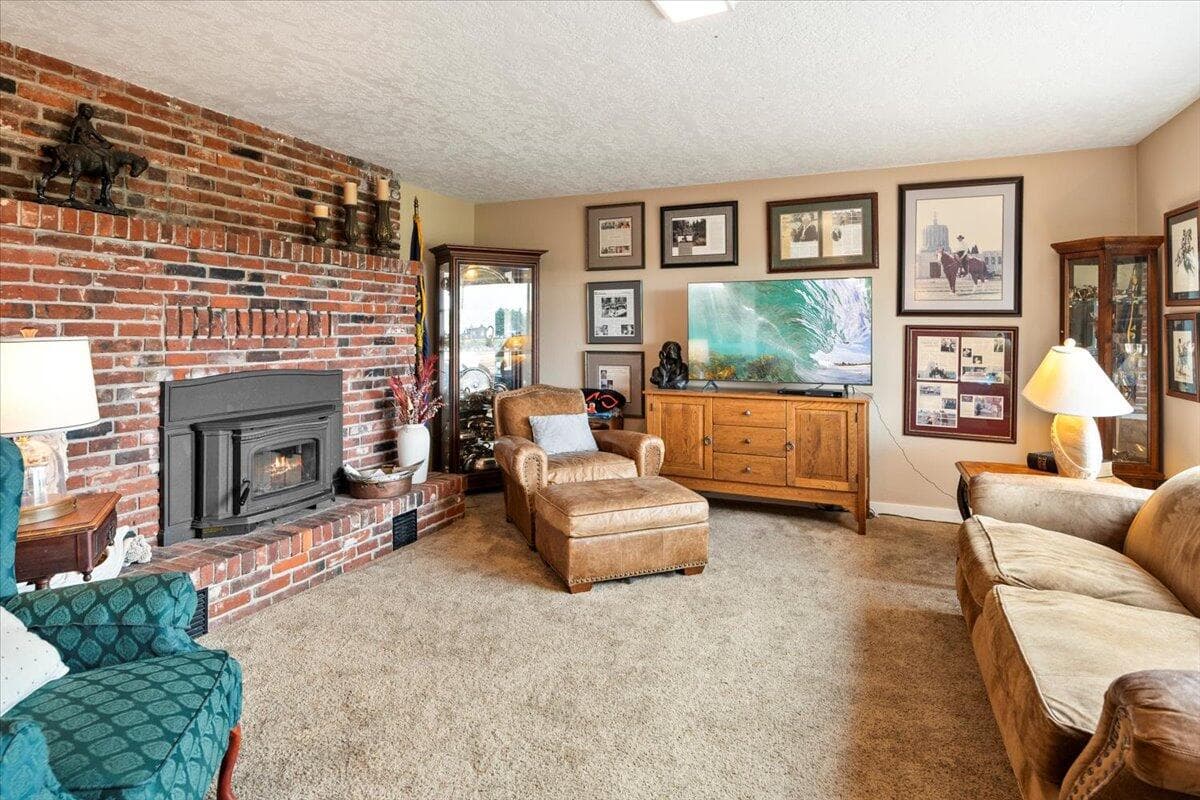Photo of 1725 SW Parkway Drive 18 of 63