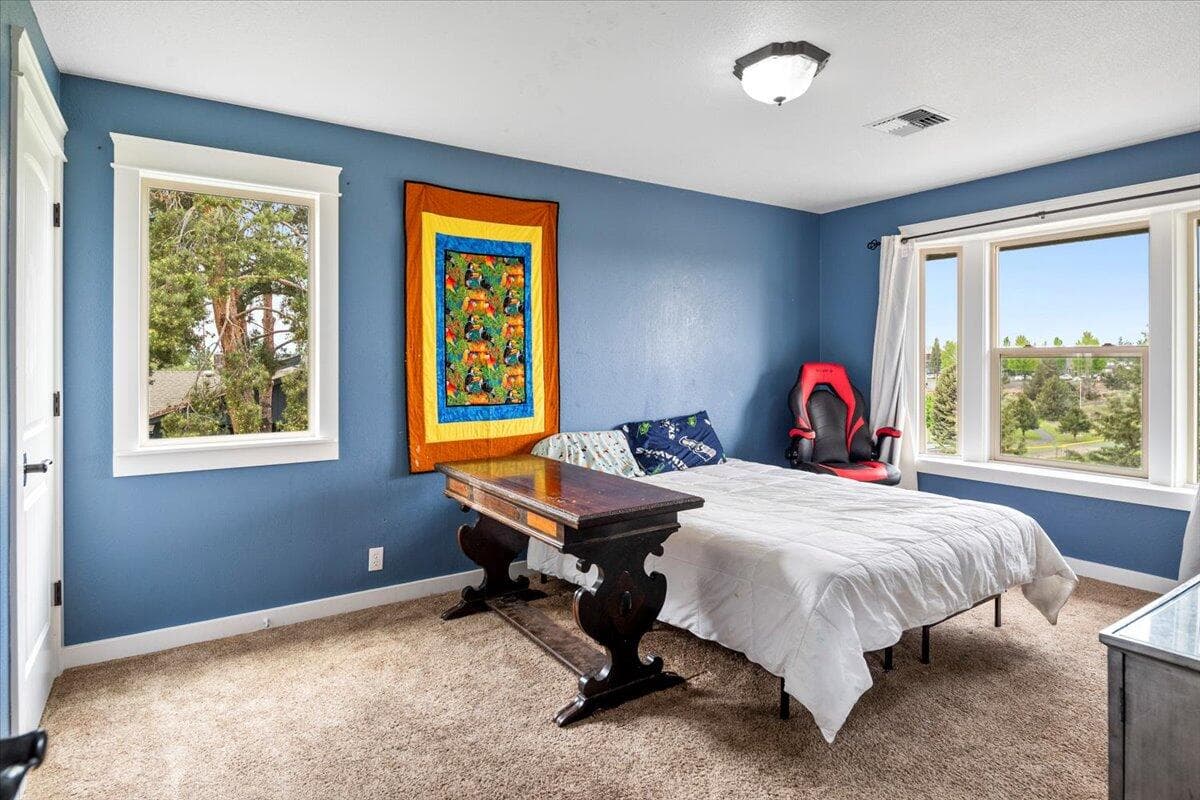 Photo of 1725 SW Parkway Drive 34 of 63